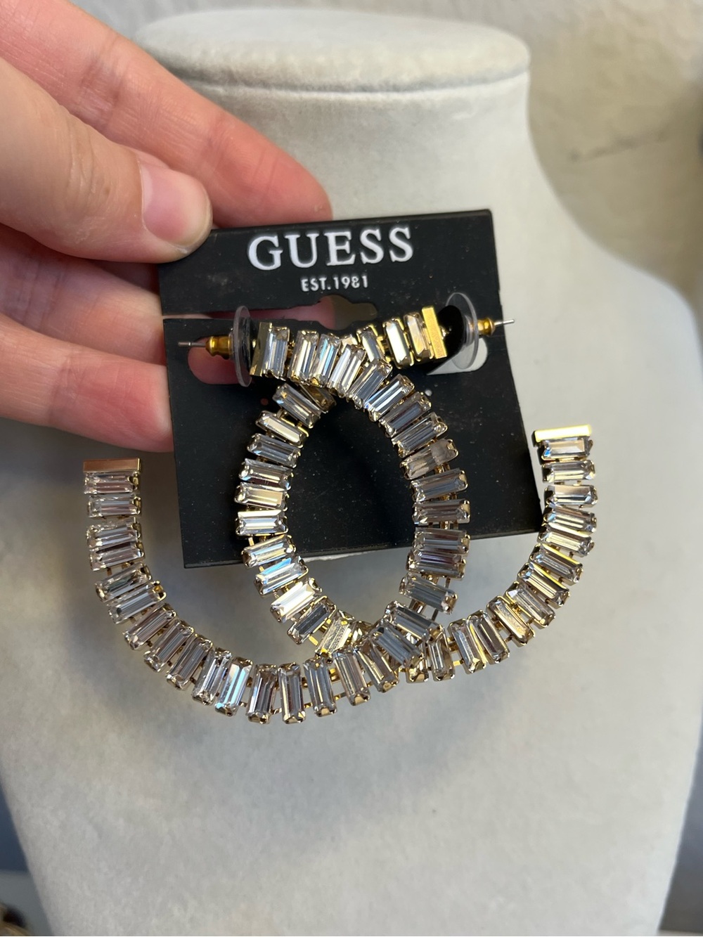 NOS Guess Baguette HOOP DANGLE EARRINGS BEAUTIFUL CRYSTAL GOLD TONE